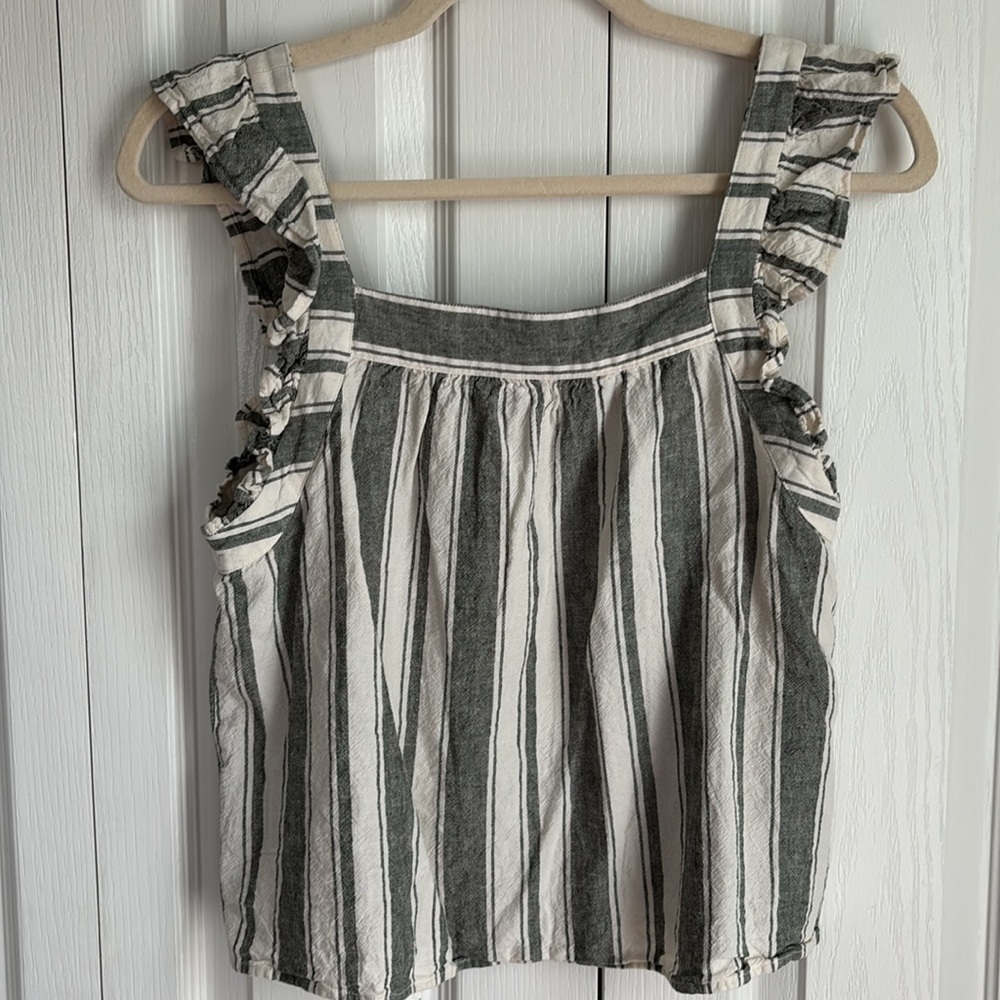 Loft Tank Top With Flutter Sleeve. Green Stripe. Linen Blend. Size XS - Picture 3 of 5